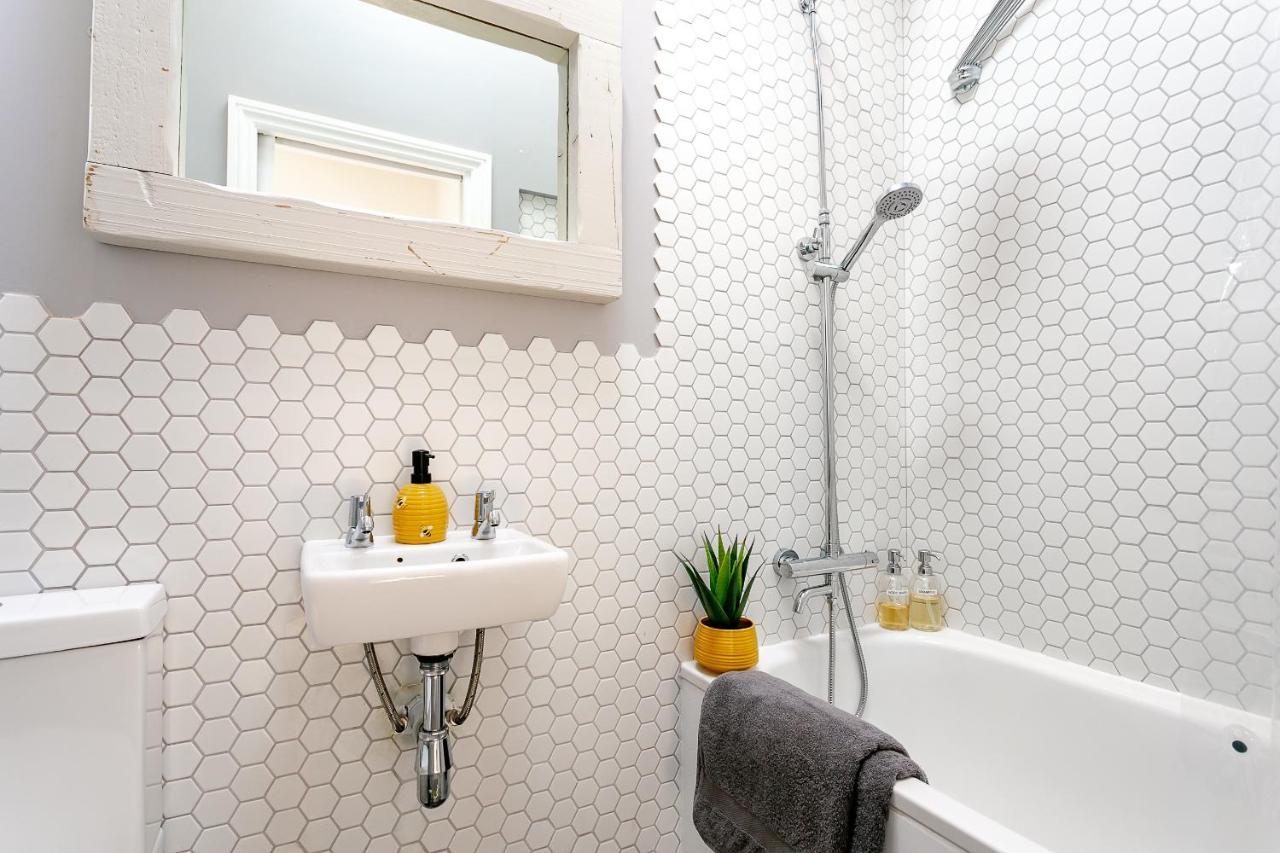 The Bs Hive, Modern, Stylish, 2 Bedroom House, In Harrogate Centre Zewnętrze zdjęcie